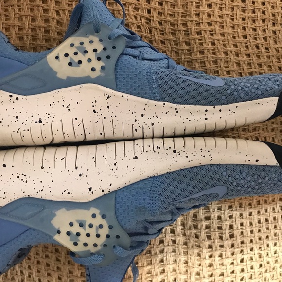 Nike Air Revolution rare Carolina UNC blue team edition shoes size 10.5 - Picture 8 of 10